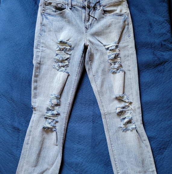 Express distressed Jeans size 4 New